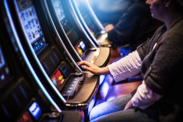 The Dog House slot reels and payout symbols